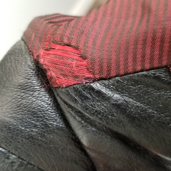 60s Black Leather Trench Coat with Belt and Wide Collar - Picture 6 of 10